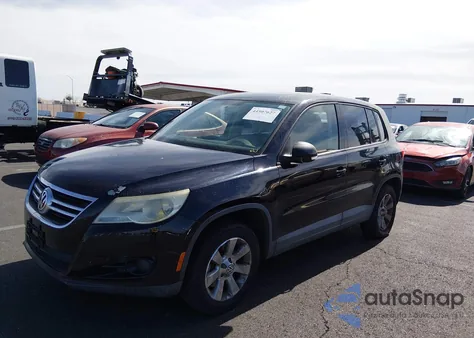 2010 Volkswagen Tiguan S z USA, uszkodzony, nr VIN WVGAV7AX9AW516717